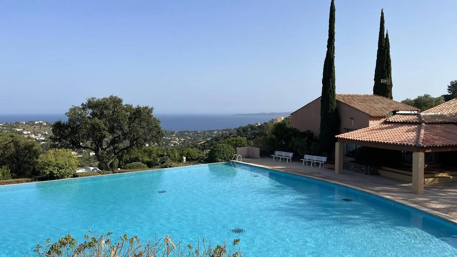 Maisonnette Renovee Avec Piscines, Clim Et Wifi Aux Issambres - Fr-1-768-33 Les Issambres
